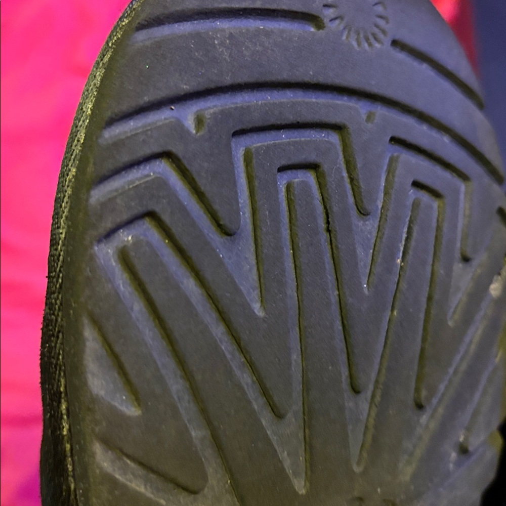 UGG TASMAN Black Slippers - Picture 6 of 7